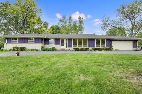 s94w23125 River Oaks, Big Bend, WI 53103
