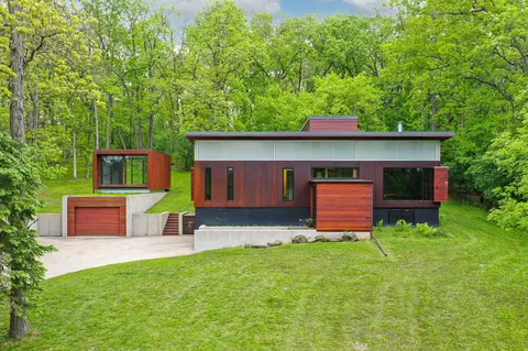 n6313 Paradise Drive, Spring Prairie, WI 53105