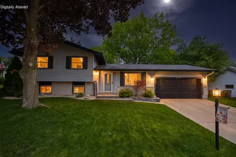 2718 Bristol, Waukesha, WI 53188