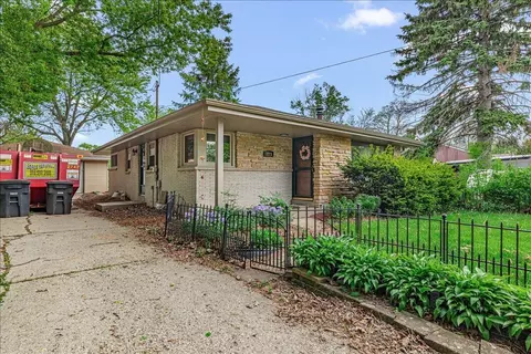 3223 W Cold Spg, Greenfield, WI 53221