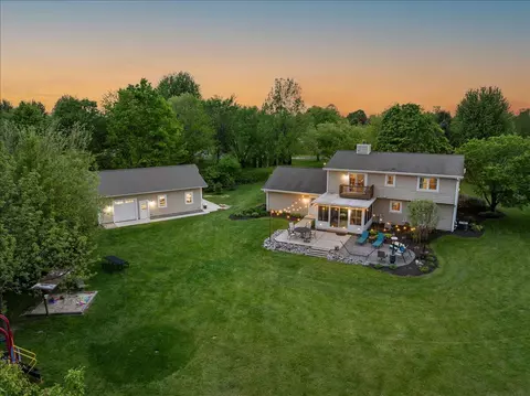 1004 Winnebago, Hubertus, WI 53033