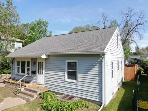 2159 Farnam, La Crosse, WI 54601