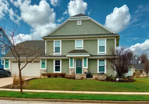 3272 E Koenig, Saint Francis, WI 53235