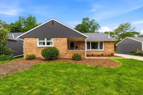 w62n321 Hanover, Cedarburg, WI 53012