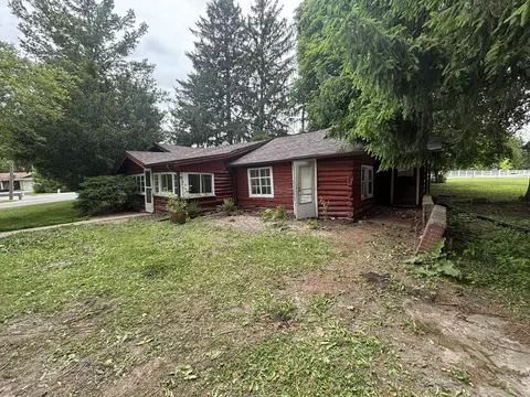803 E Lisbon, Oconomowoc, WI 53066
