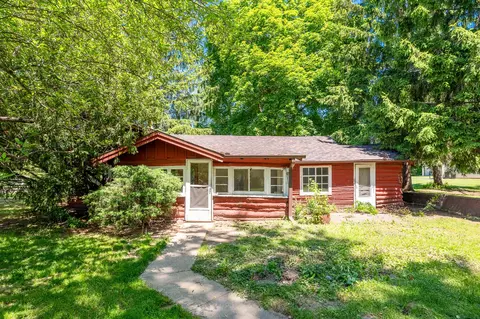 803 E Lisbon, Oconomowoc, WI 53066
