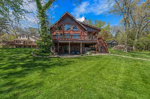 3024 Nagawicka, Delafield, WI 53018