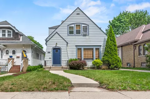 4350 N Woodburn, Shorewood, WI 53211