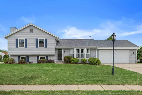 1128 Lake Park, Pewaukee, WI 53072