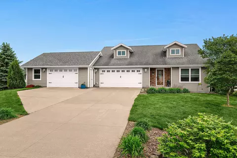 n8480 Mcwain Drive, Holland, WI 54636