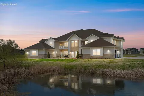 1625 Grey Fox #H, Mukwonago, WI 53149
