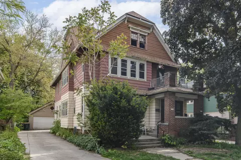 6221 W Lloyd #6223, Wauwatosa, WI 53213