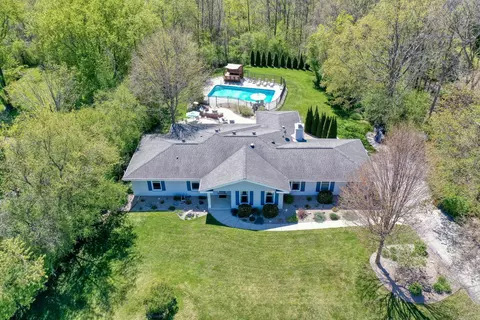1135 Ridgeway, Brookfield, WI 53045