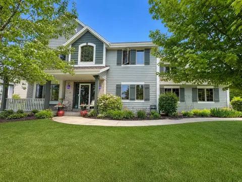 2138 Deer, Waukesha, WI 53189