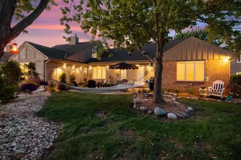 10041 N Holmes, Mequon, WI 53092