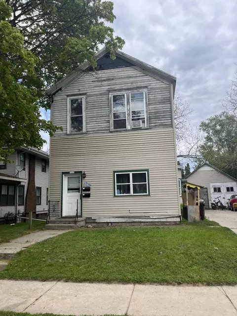 1223 S 8th, Manitowoc, WI 54220