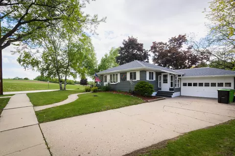 525 Janssen, Mayville, WI 53050
