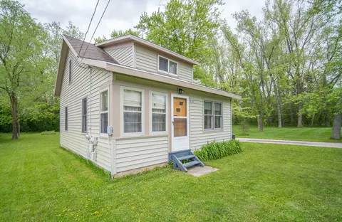 7180 N N Riv, Trenton, WI 53090