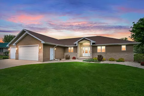 456 Wooden Shoe, Holland, WI 54130