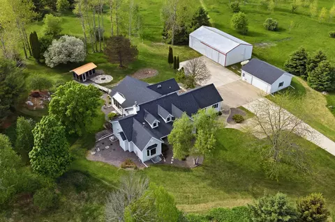 n1216 County Road Kw, Holland, WI 53013