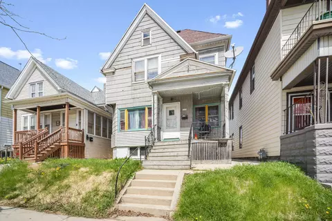 3204 W Greenfield, Milwaukee, WI 53215