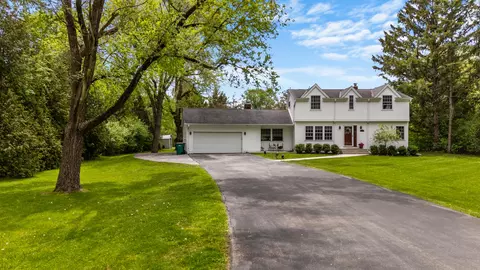 1627 W Fiesta, Mequon, WI 53092
