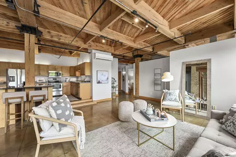904 E Pearson #401, Milwaukee, WI 53202