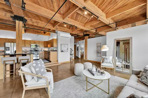 904 E Pearson #401, Milwaukee, WI 53202