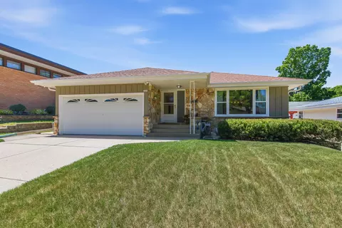 2433 S 93rd, West Allis, WI 53227