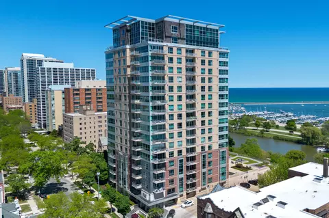 1522 N Prospect #1704, Milwaukee, WI 53202