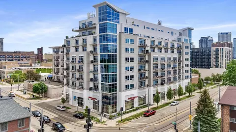 601 E Ogden #405, Milwaukee, WI 53202