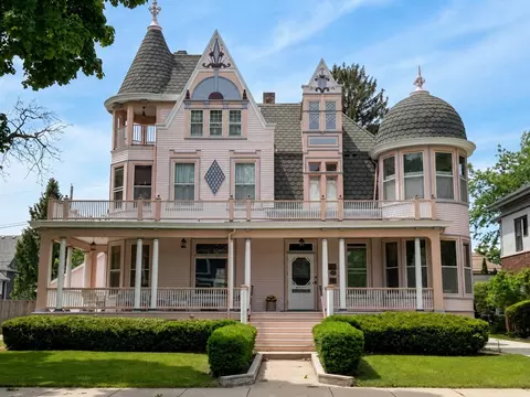 1520 College, Racine, WI 53403