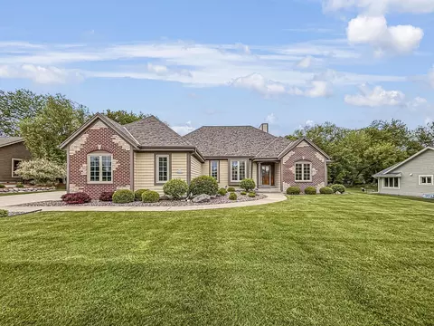 n22w26746 Shooting Star, Pewaukee, WI 53072