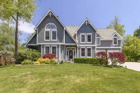 5201 Hunt Clb, Wind Point, WI 53402