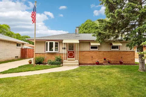4369 S Nicholson, Saint Francis, WI 53235