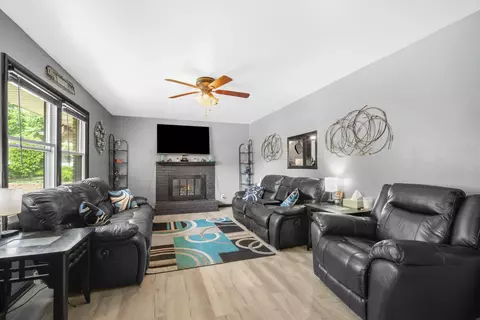 1666 Dellwood, Grafton, WI 53024
