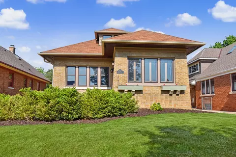 2439 Lefeber, Wauwatosa, WI 53213