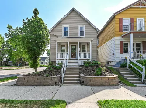 2500 S Lenox, Milwaukee, WI 53207