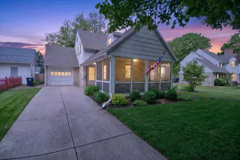 14 E Rockwell, Elkhorn, WI 53121