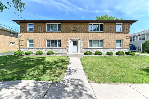 926 E Waterford, Milwaukee, WI 53207