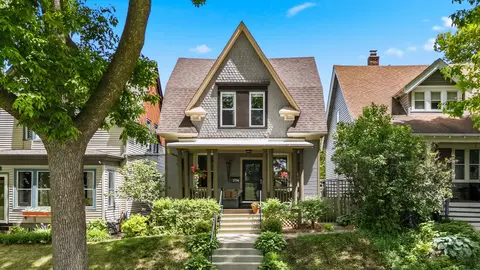 2726 N Bartlett, Milwaukee, WI 53211