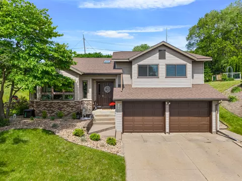 Exterior - 712 Juniper, La Crescent, MN 55947 photo 4 of 9