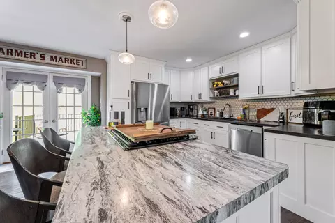 Kitchen - 712 Juniper, La Crescent, MN 55947 photo 3 of 5
