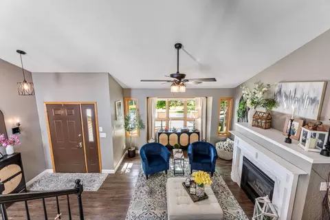 Entry Way - 712 Juniper, La Crescent, MN 55947 photo 1 of 1