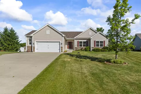 n7933 Forest Drive, Ixonia, WI 53036