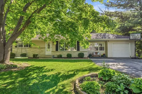 7035 N Rockledge, Glendale, WI 53209