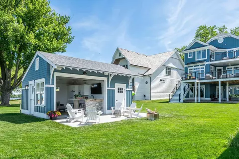 w267n2937 Peterson, Pewaukee, WI 53072