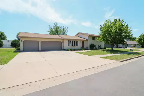 912 Packer, Holmen, WI 54636