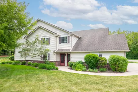 652 Pewaukee #A, Pewaukee, WI 53072