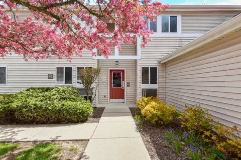 769 W Puetz, Oak Creek, WI 53154